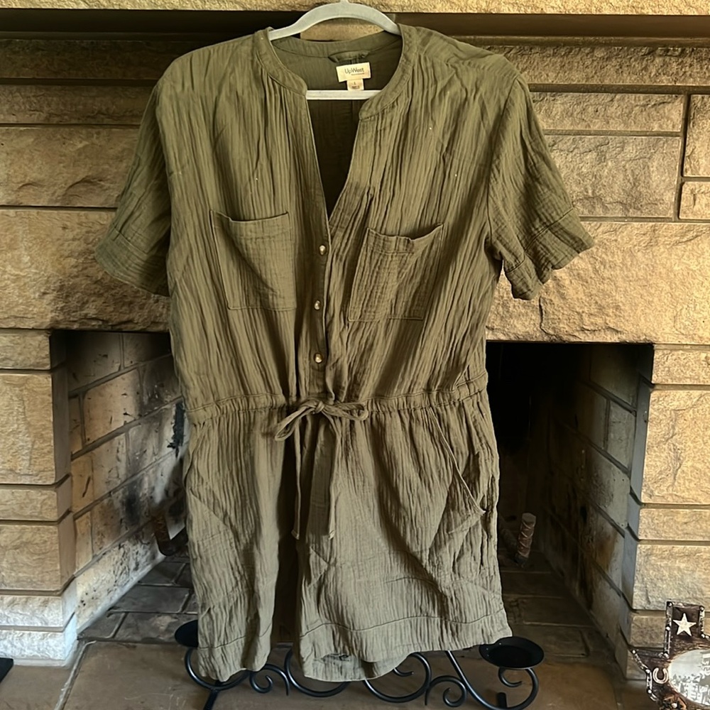 Upwest romper army green size Large